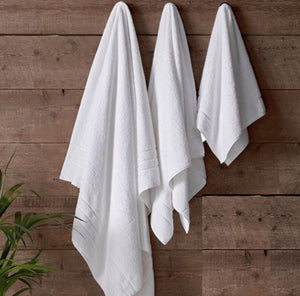 High-Quality 450 GSM Cross Ribbed White Towels – Luxurious and Durable